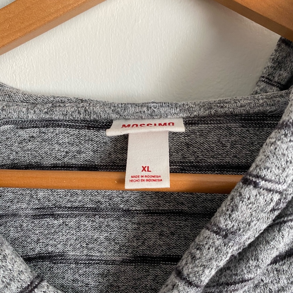 Pullover top - Picture 2 of 2